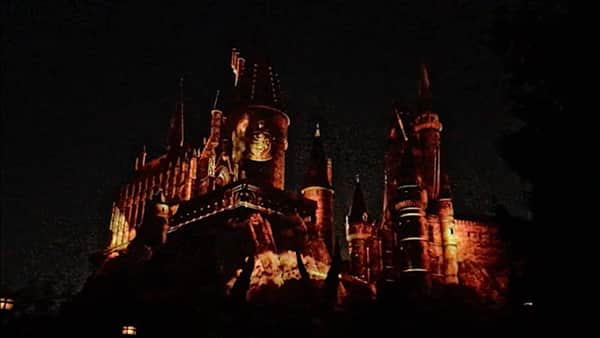 “霍格华兹魔法庆典”城堡秀4学院集合太壮观！
