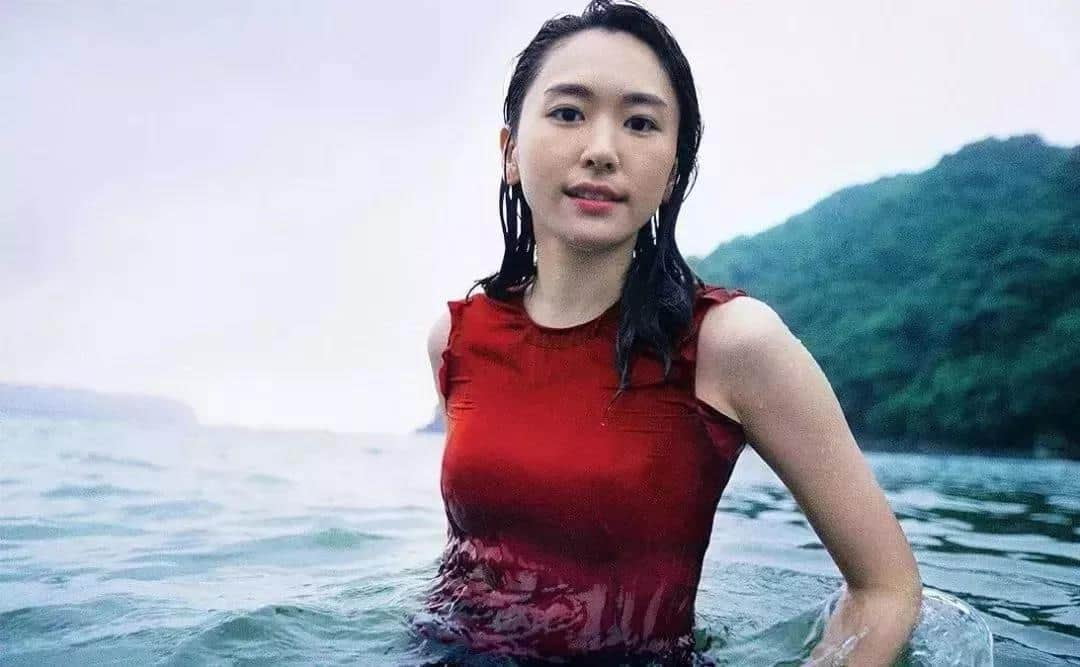 新垣结衣最新cm水下湿身拍广告好看哭