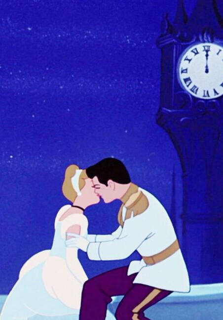 贝儿:17岁亚当王子:21岁《小美人鱼》爱丽儿:16岁艾瑞克王子:18岁《风