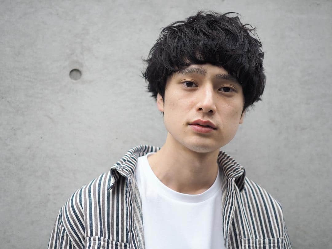 看完日本男生的卷发就别再犹豫这样烫一定没问题