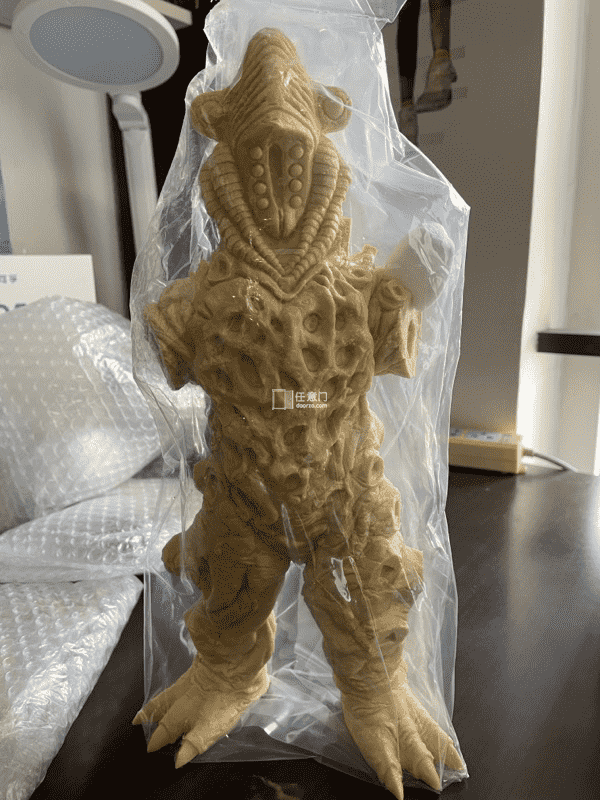 心心念念的UFO怪兽终于到了