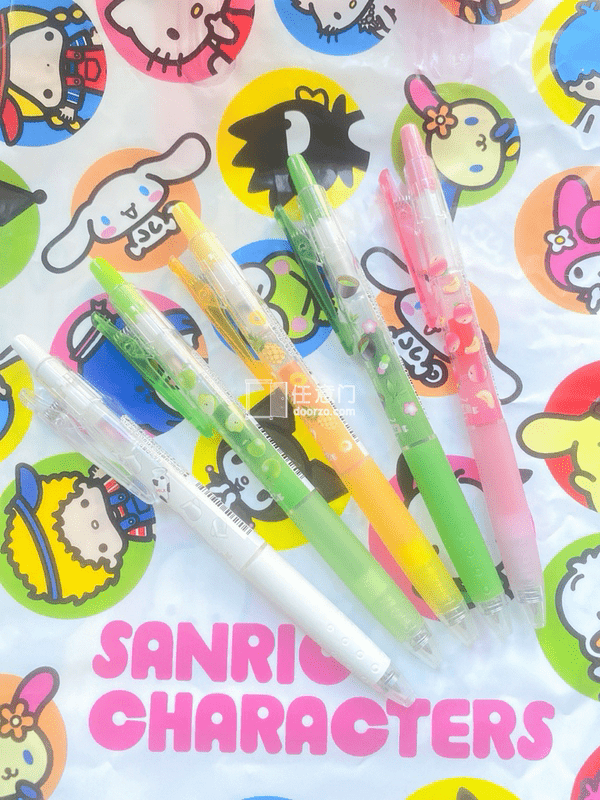 疫情期间这个物流速度我已经很满意了，过年期间的订单哈哈哈哈，拿到手还是很惊艳的，不枉费等这么久，不过单单被税还是有点吃不消