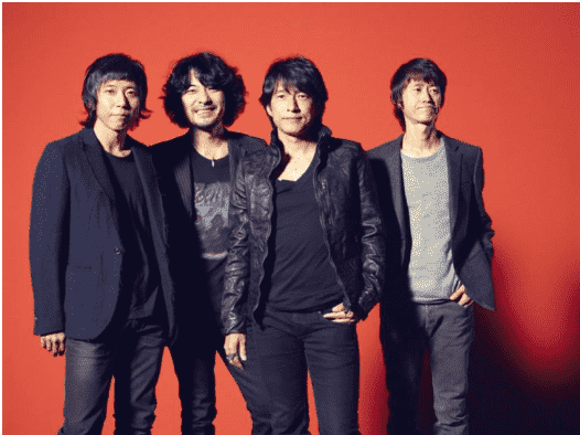 在日本简称「ミスチル」,由主唱樱井和寿,吉他手田原健一 ,贝斯手中川