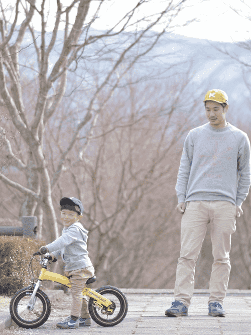 看这3位日本型男爸爸诠释出最时髦的亲子穿搭！