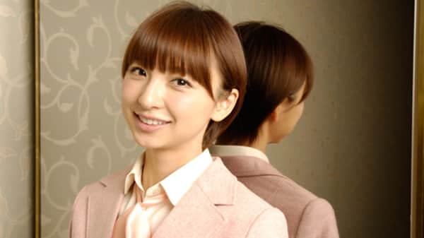 AKB48前团员「篠田麻里子」与男友交往0天闪电结婚！